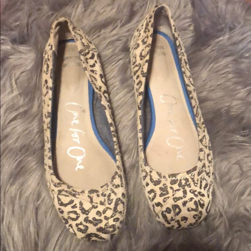Toms leopard ballet flats